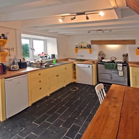 4 Bed In Rosscarbery Oc-i508 *